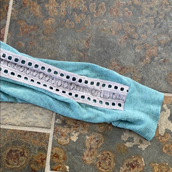 Soft Surroundings 3/4 sleeve top - Picture 5 of 6